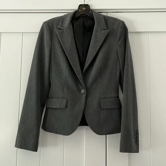 Set of three women’s blazers - Picture 4 of 6